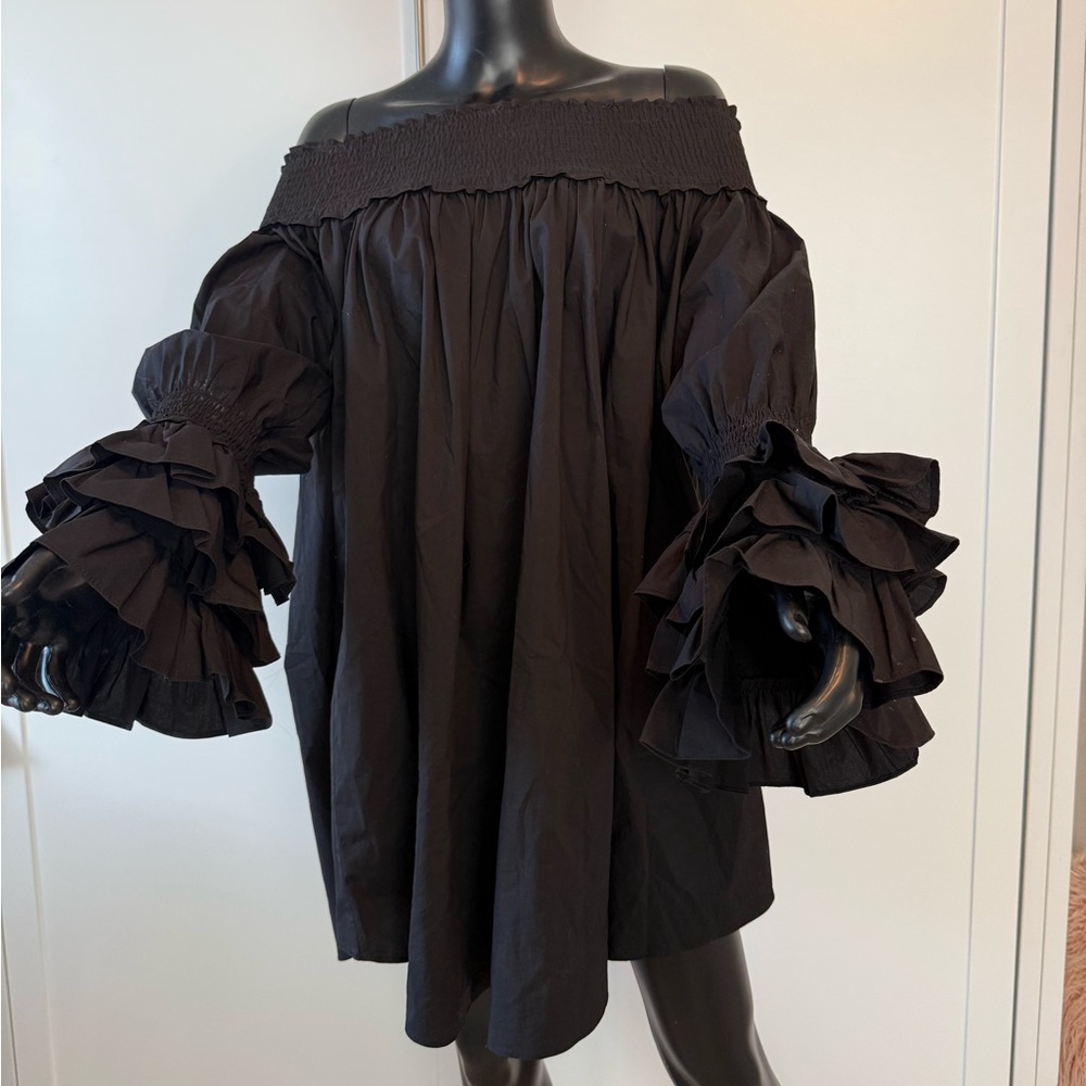 Gracia Black Ruffled Blouse